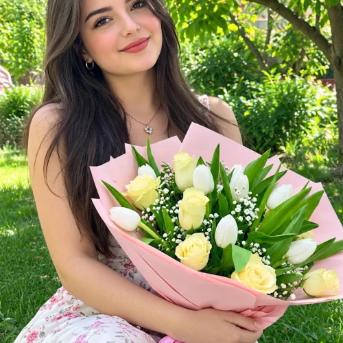 Beyaz Lale ve beyaz gül  Buketi